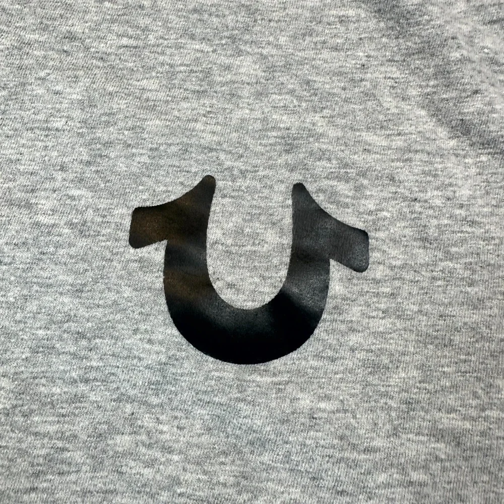 True Religion T Shirt Mens Medium Heathered Gray Graphic Print Logo Short Sleeve